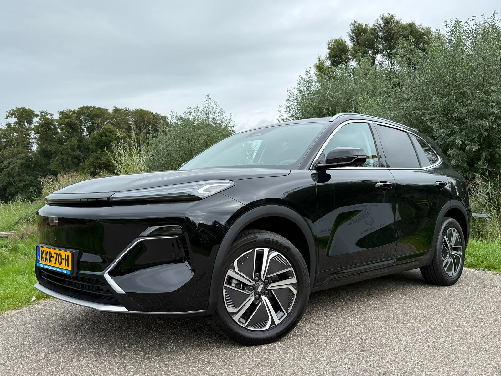 Geely Starray EM-i (2026) — foto 1