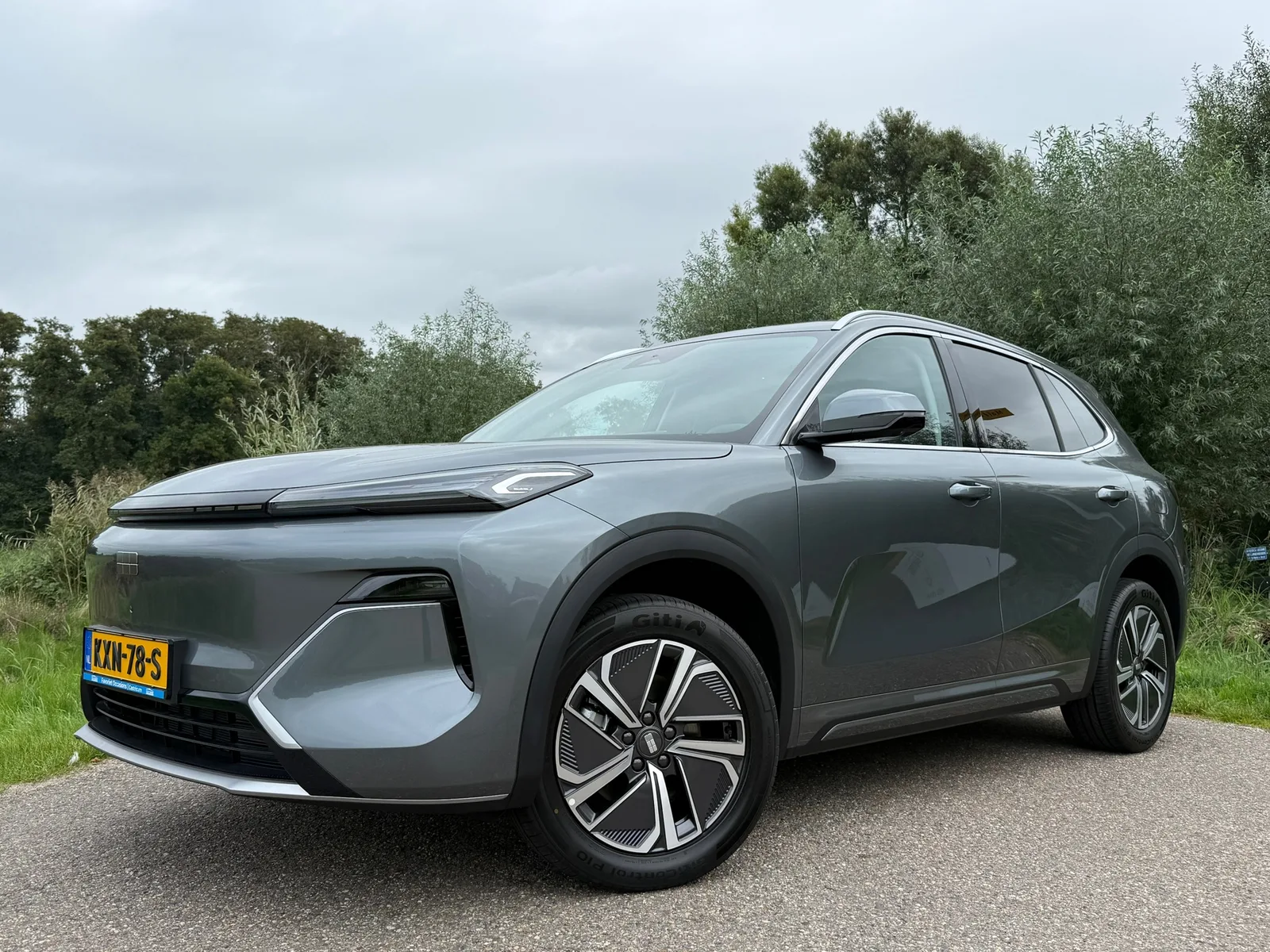 Geely Starray EM-i (2026) — foto 1