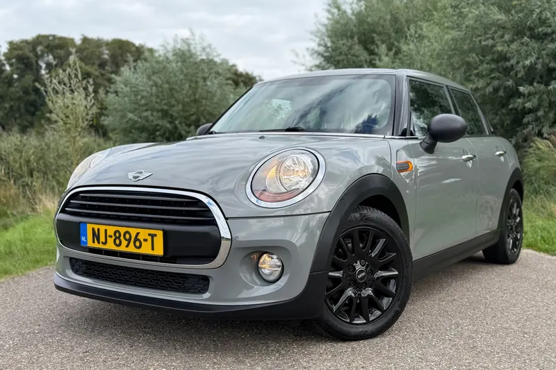 MINI One (2017)