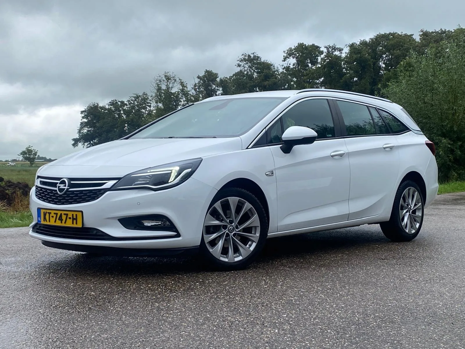 Opel Astra (2016) — foto 1