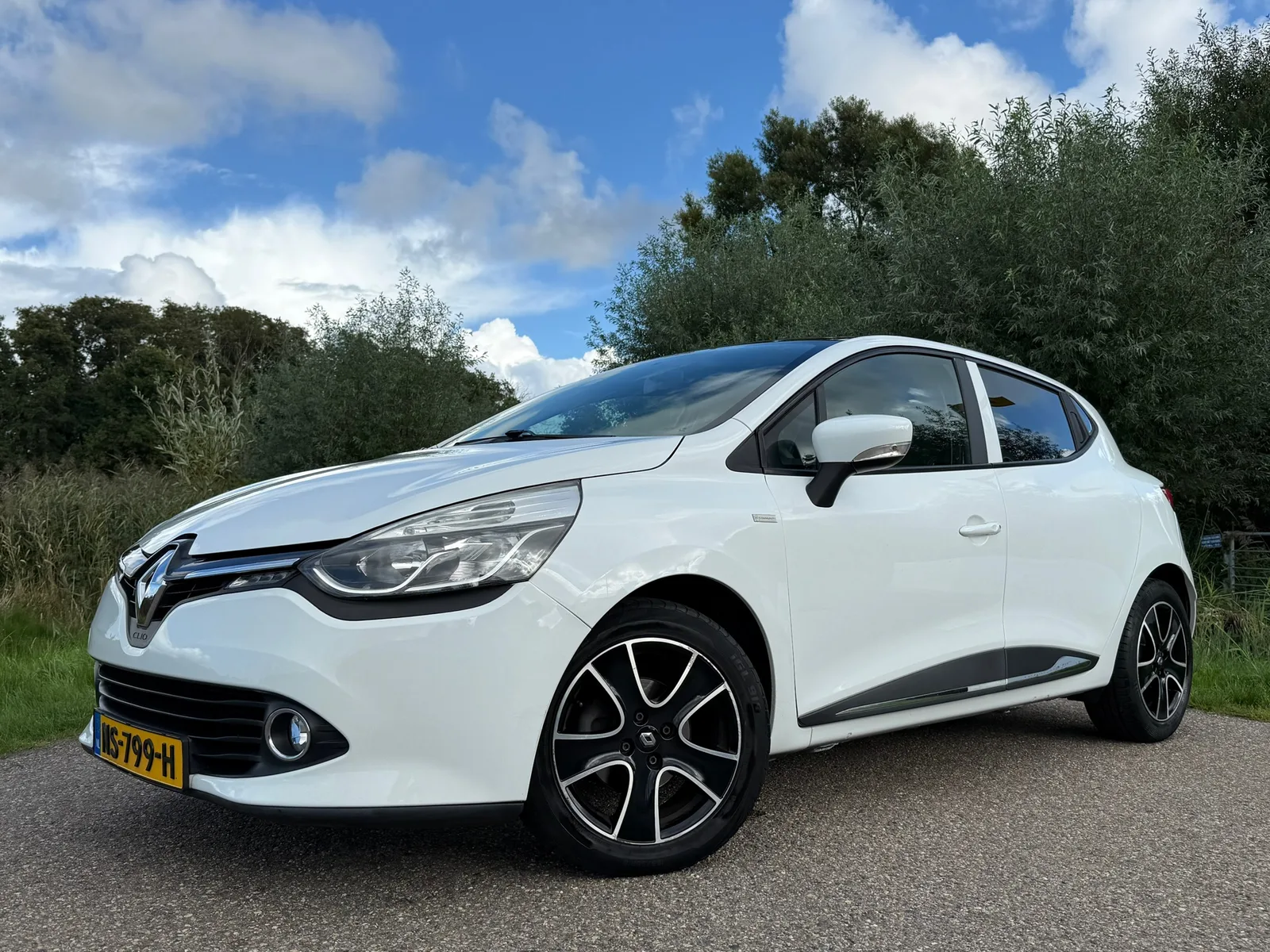 Renault Clio (2016) — foto 1