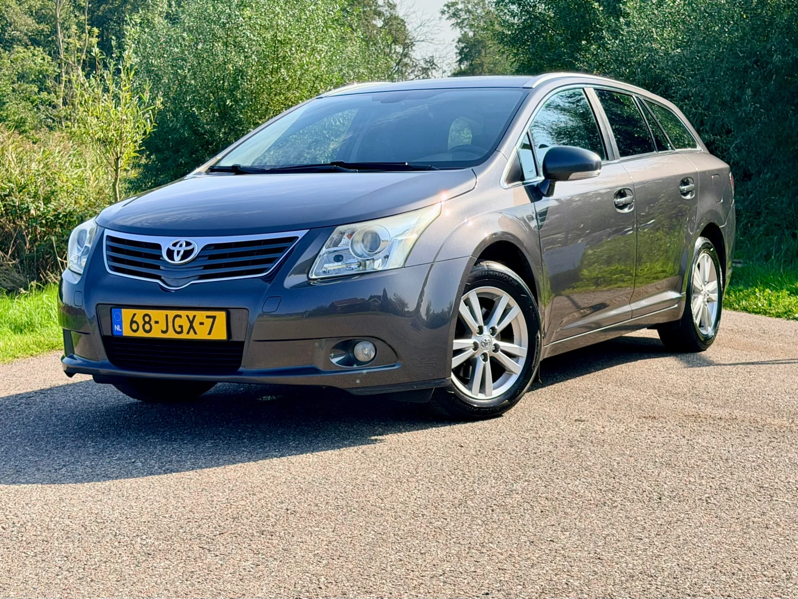 Toyota Avensis (2009) — foto 1