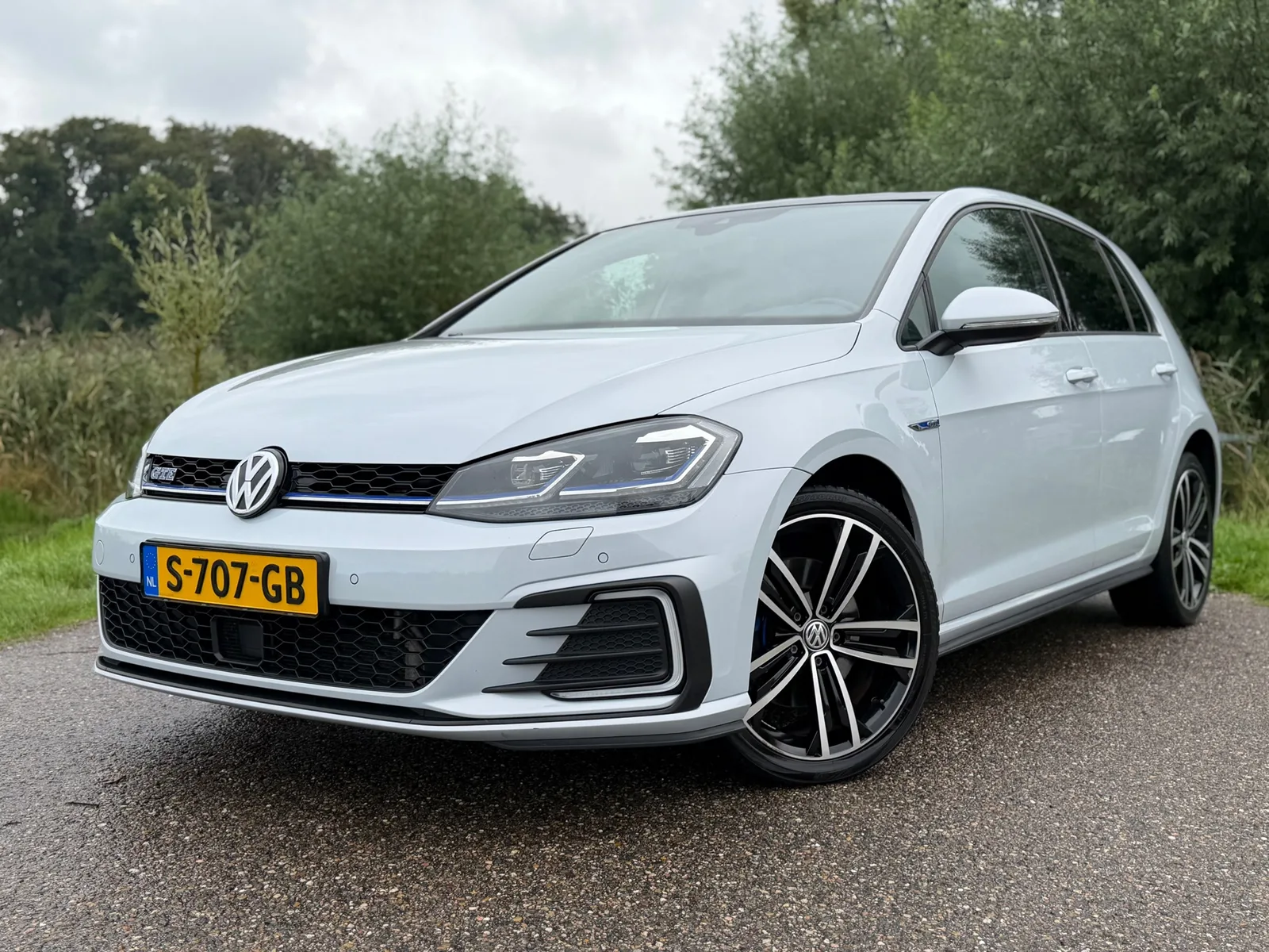 Volkswagen Golf (2018) — foto 1
