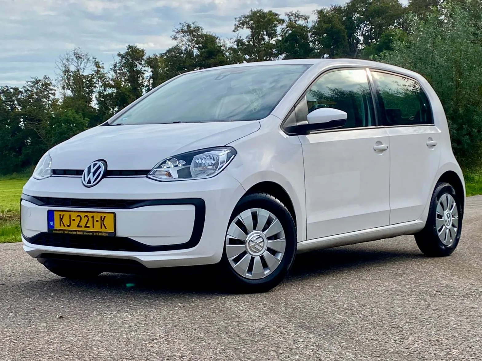 Volkswagen Up! (2016) — foto 1