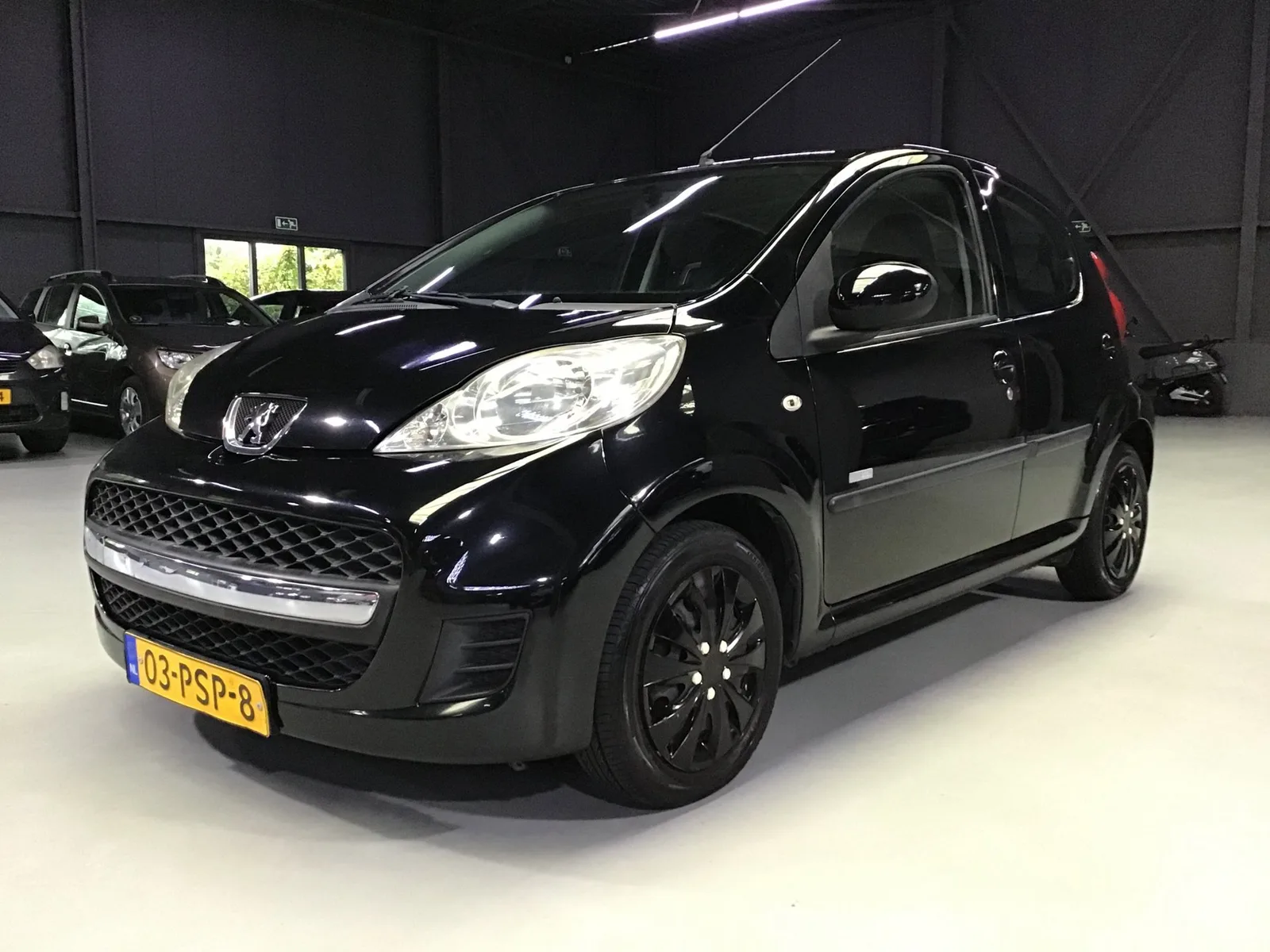 Peugeot 107 (2011) — foto 1