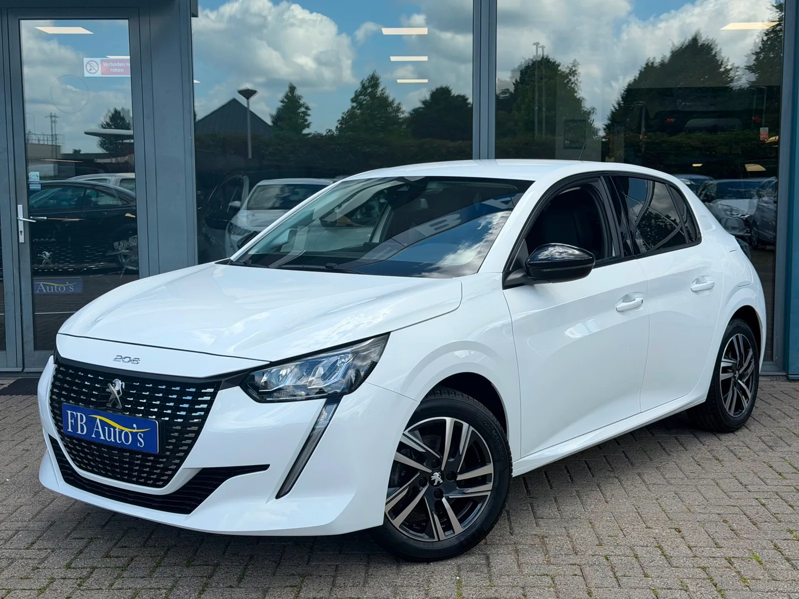 Peugeot 208 (2023) — foto 1