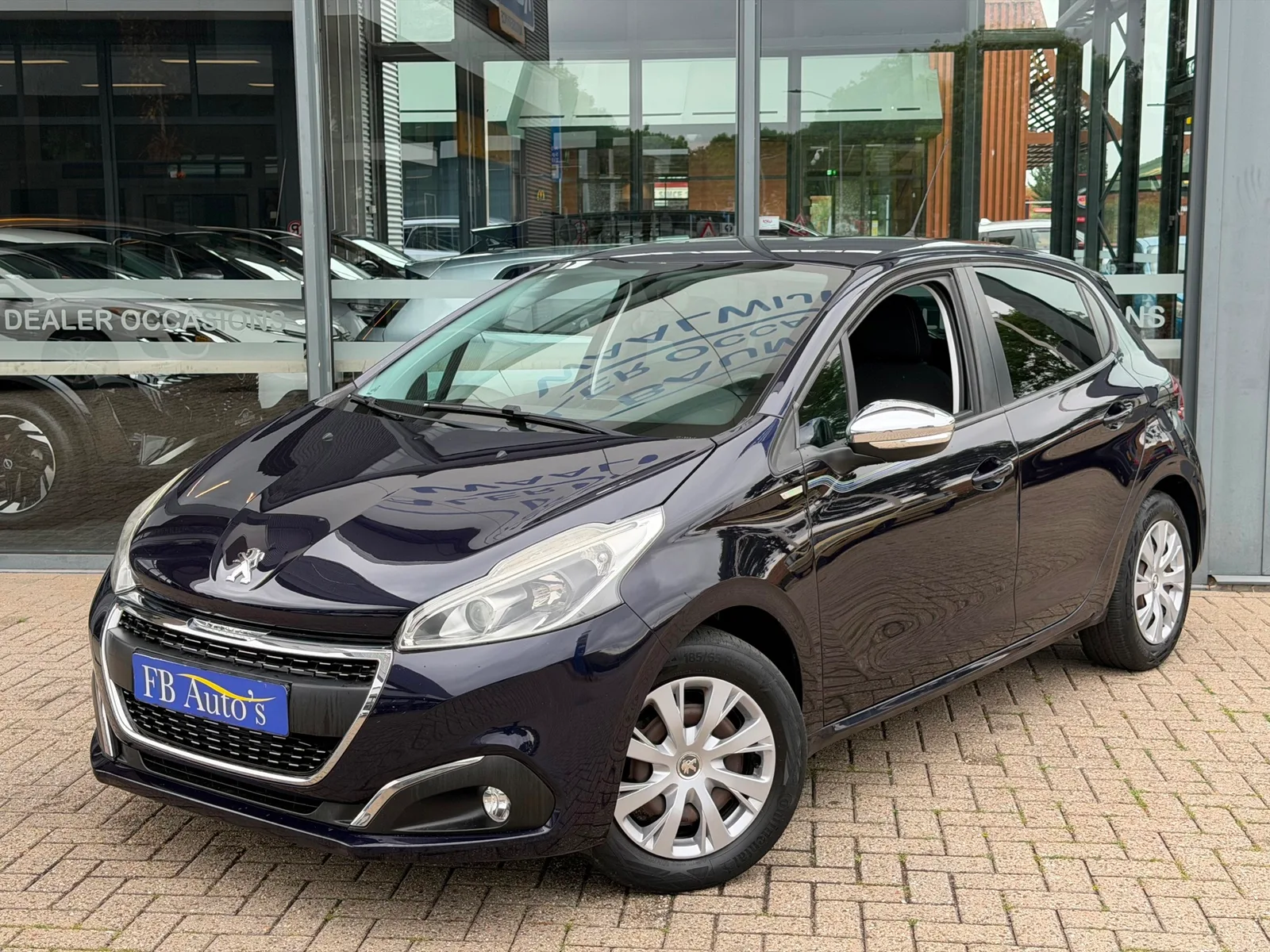 Peugeot 208 (2016) — foto 1