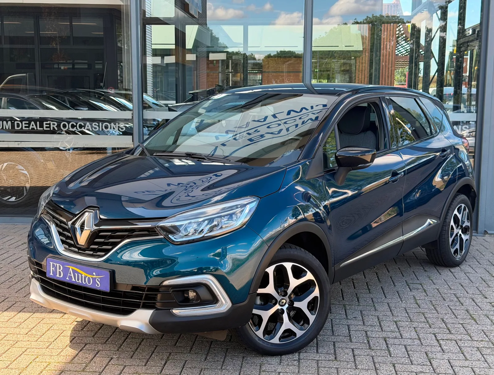 Renault Captur (2017) — foto 1