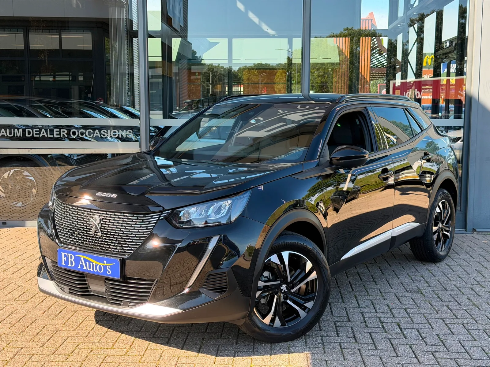 Peugeot 2008 (2023) — foto 1