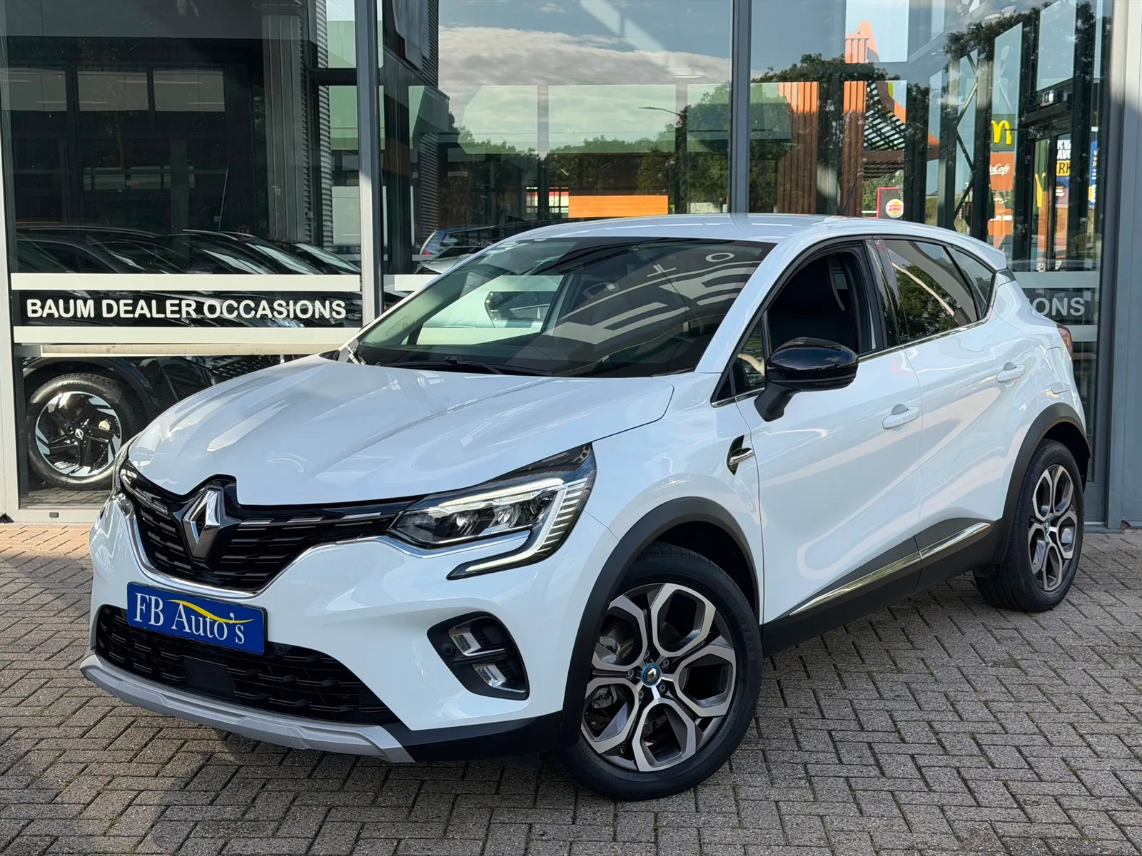Renault Captur (2021) — foto 1