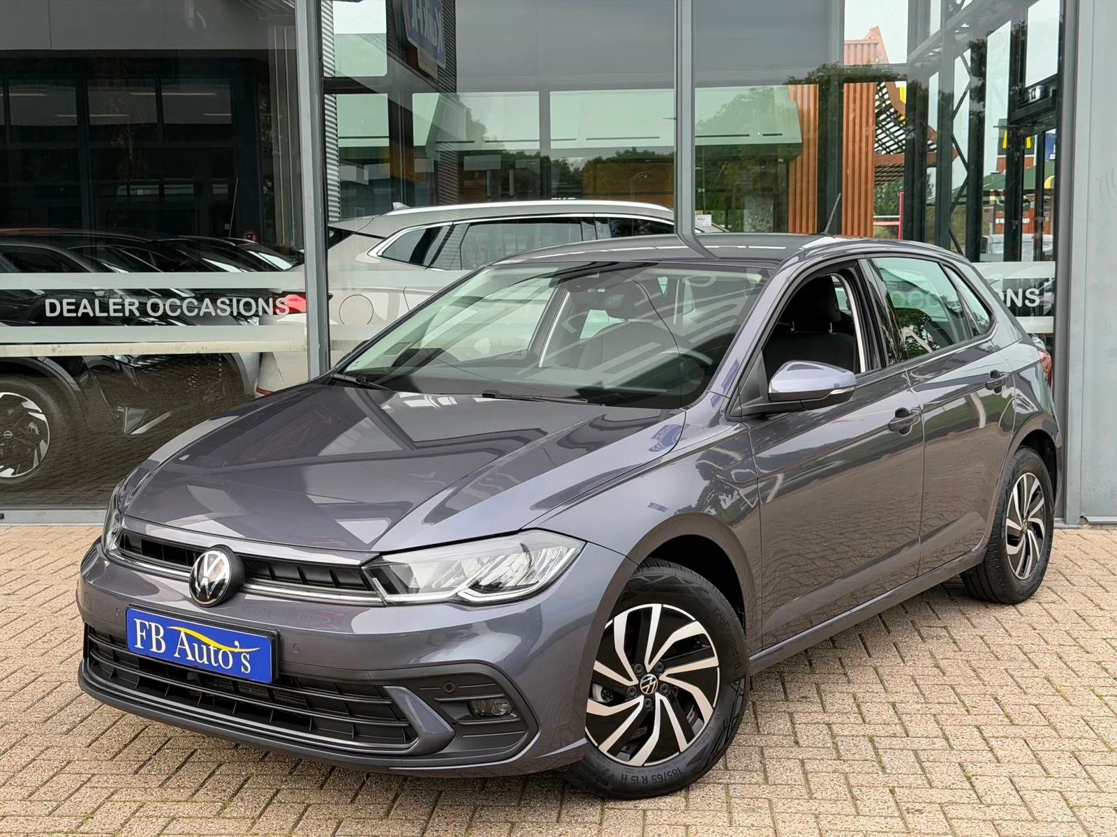 Volkswagen Polo (2023) — foto 1
