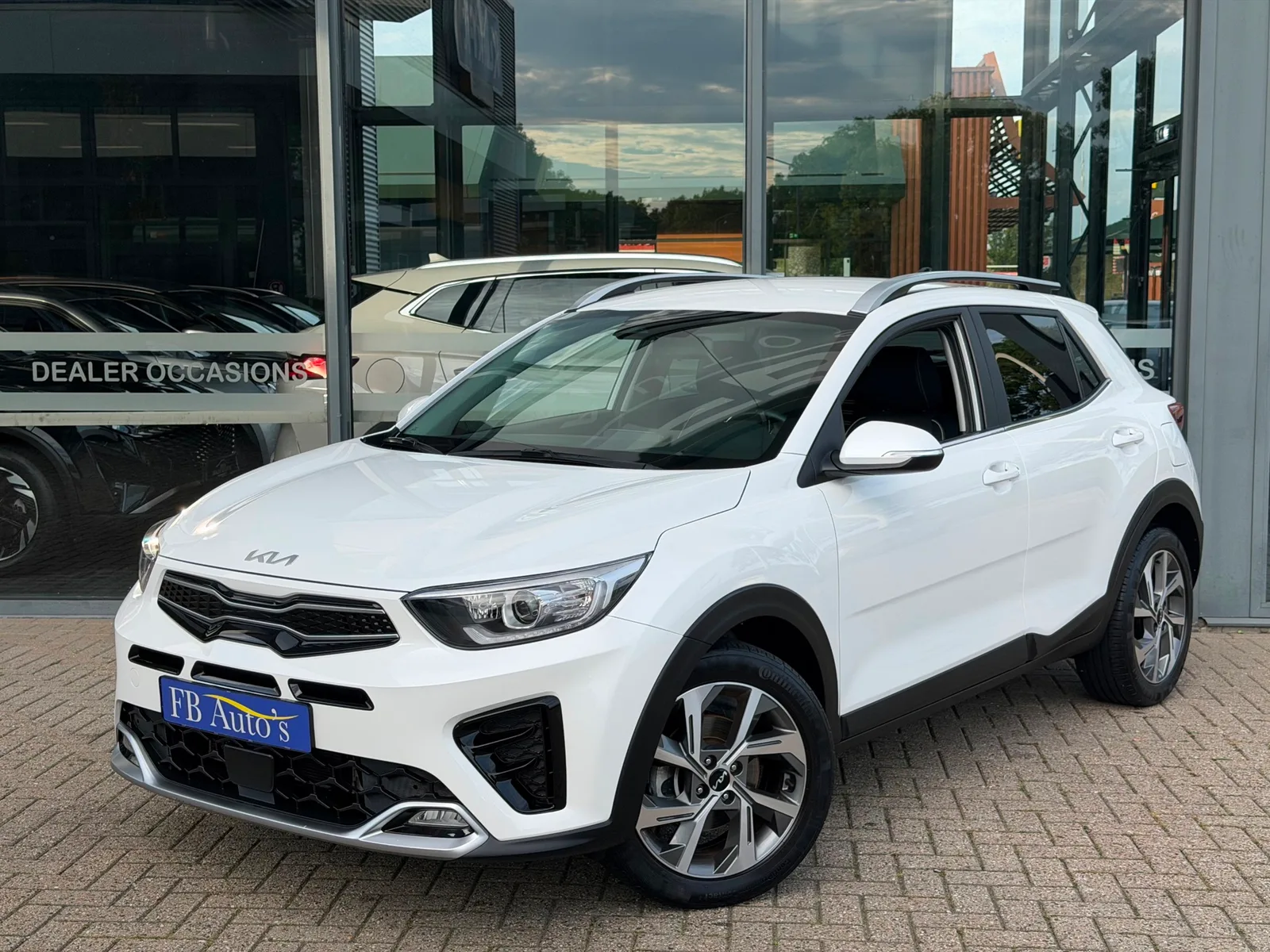 Kia Stonic (2024) — foto 1