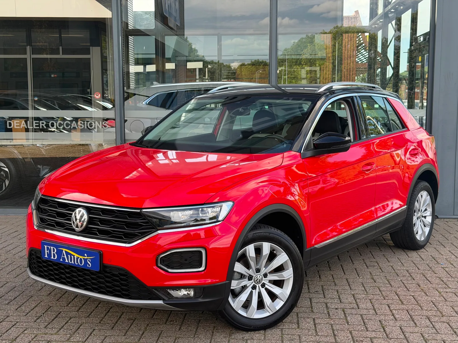 Volkswagen T-Roc (2020) — foto 1
