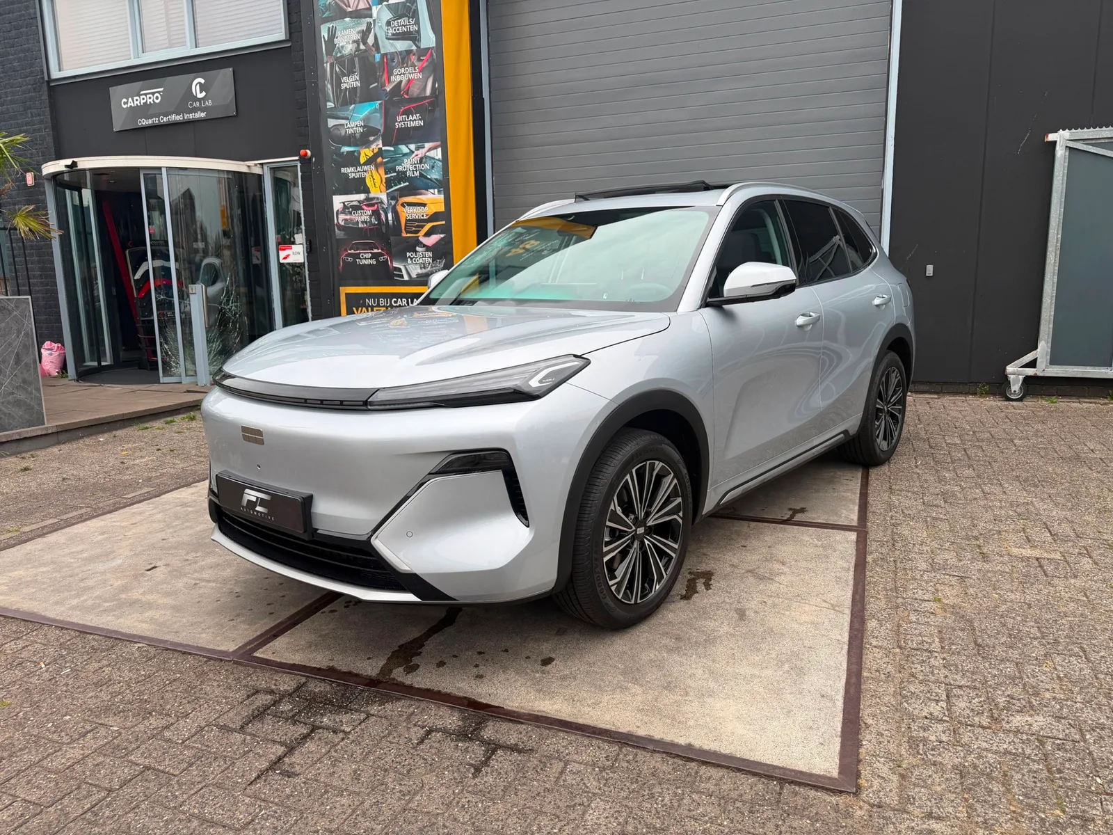 Geely Starray EM-i (2026) — foto 1