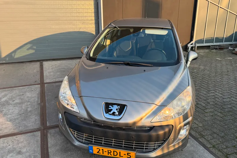 Peugeot 308 (2011)