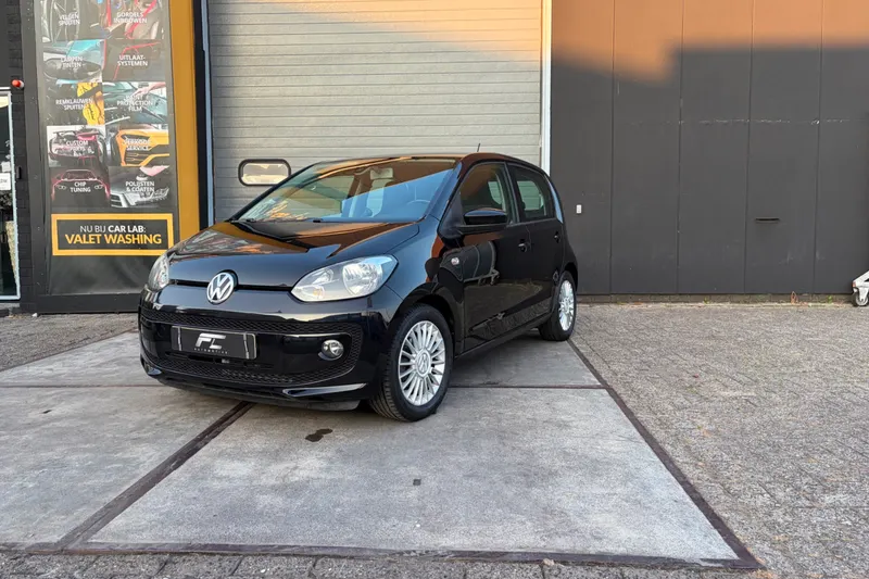 Volkswagen Up! (2015)
