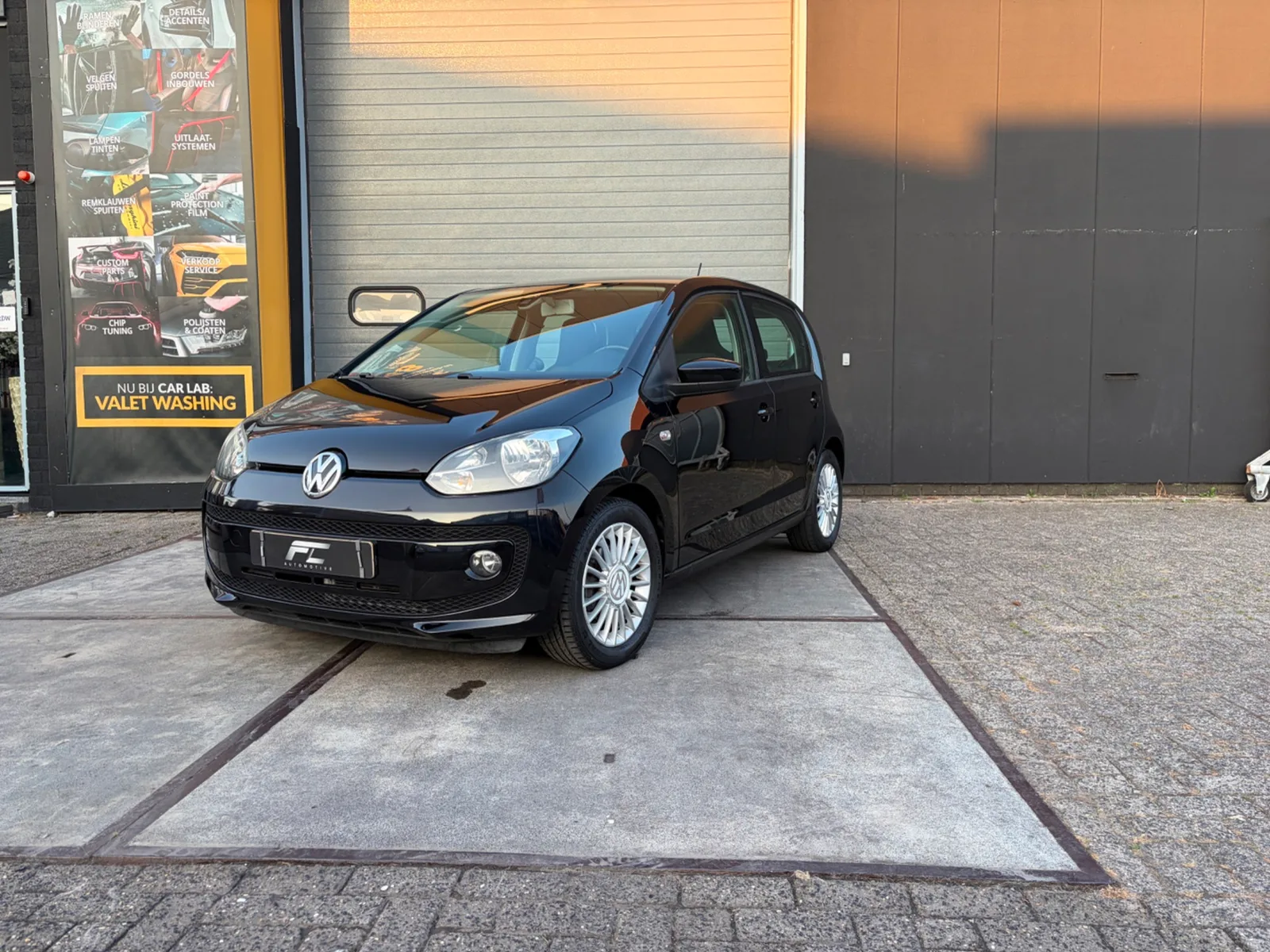 Volkswagen Up! (2015) — foto 1
