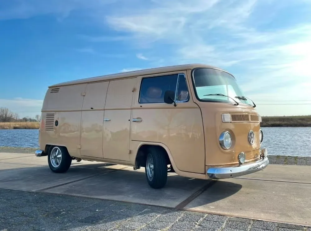 Volkswagen T2 Panel Van (1988) — foto 1