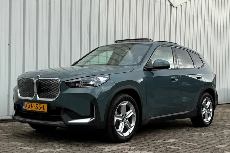 BMW iX1 (2024)