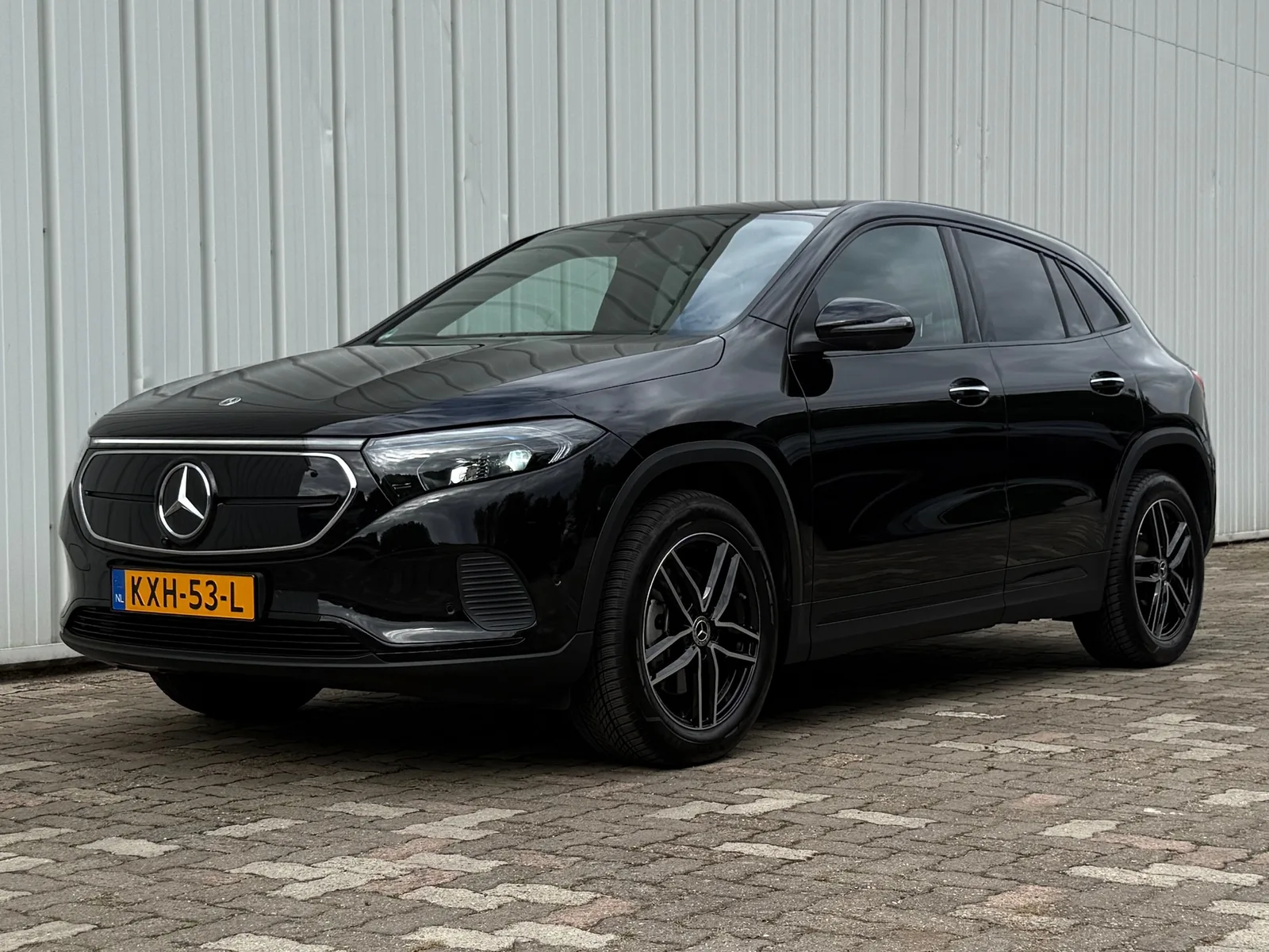 Mercedes-Benz EQA (2023) — foto 1