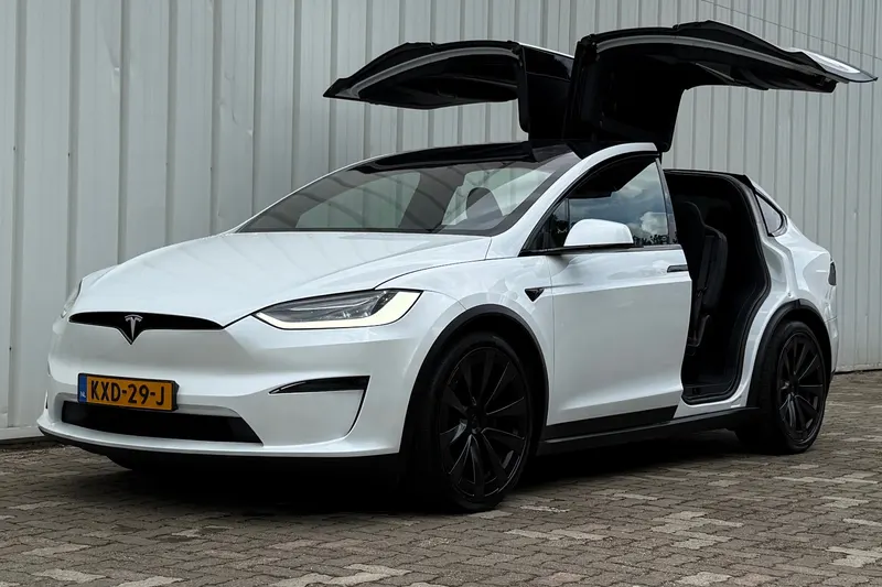 Tesla Model X (2024)