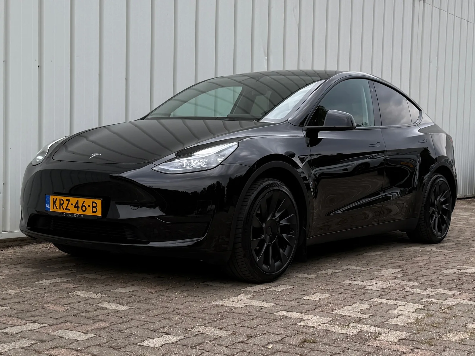 Tesla Model Y (2023) — foto 1