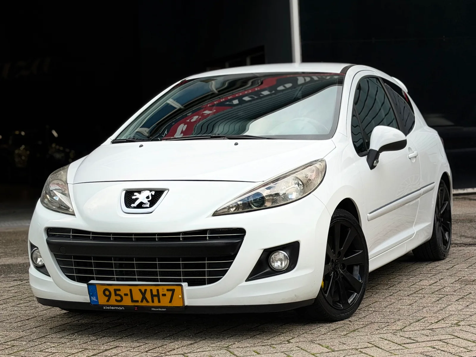 Peugeot 207 (2009) — foto 1