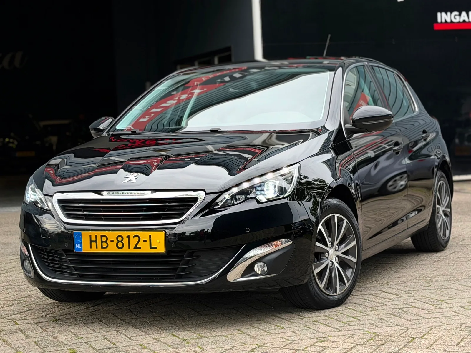 Peugeot 308 (2015) — foto 1