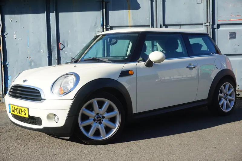 MINI One (2009)