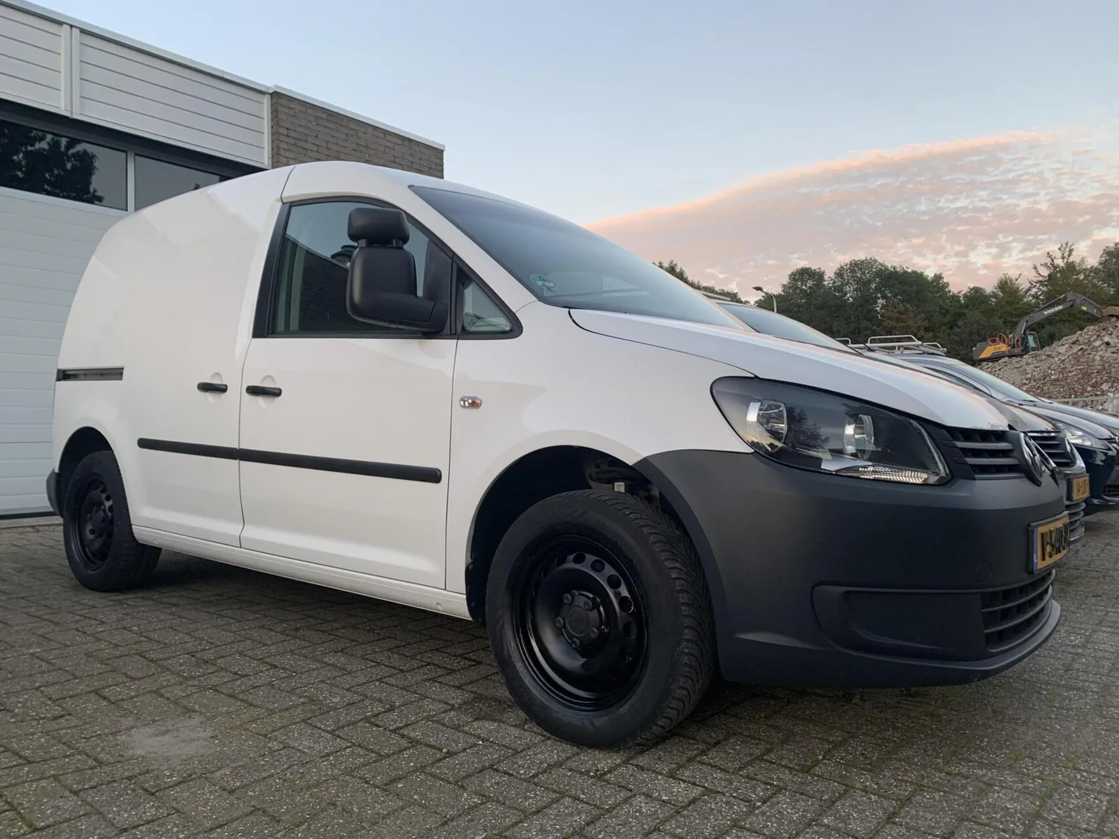 Volkswagen Caddy (2014) — foto 1