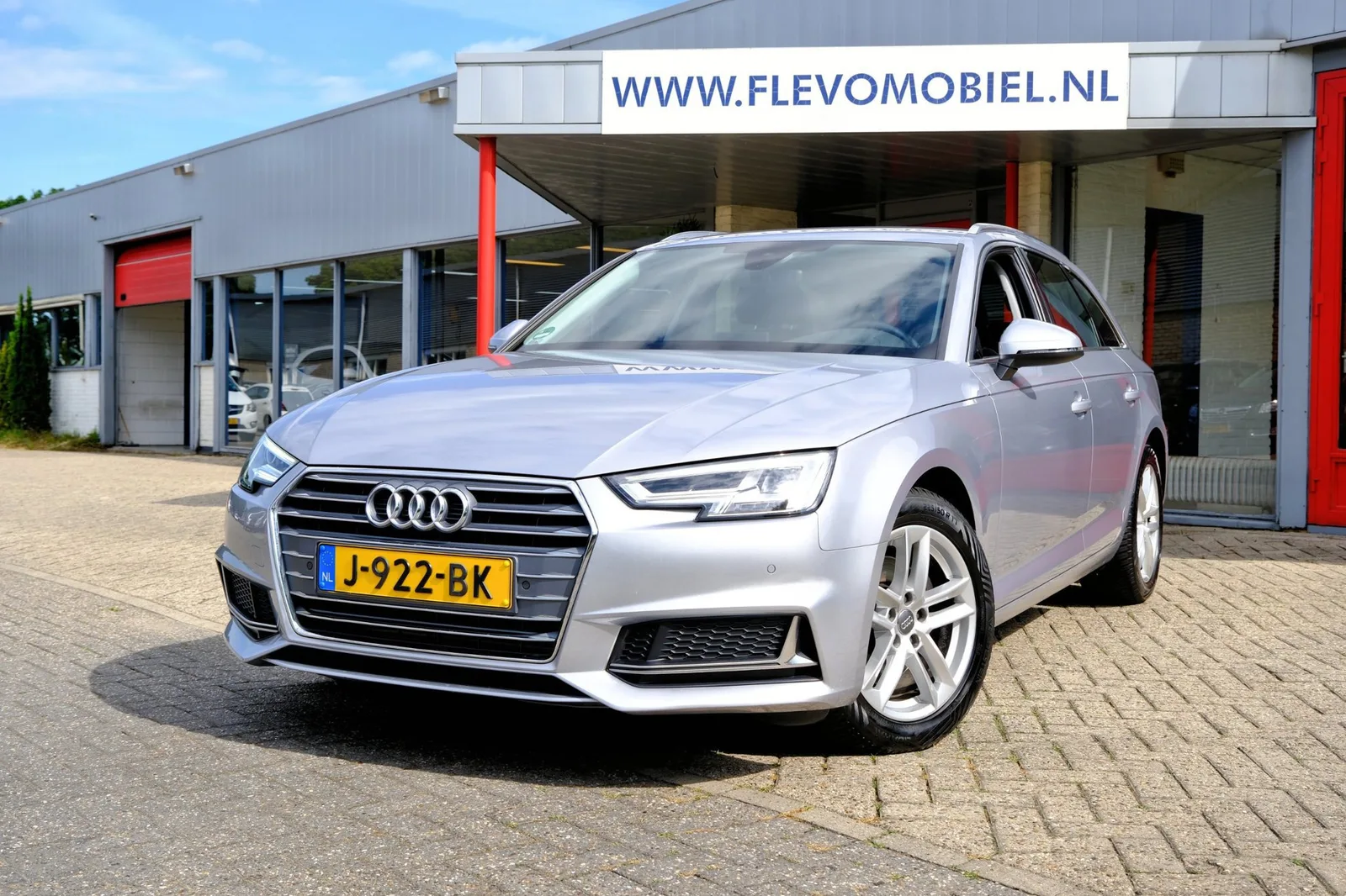 Audi A4 (2020) — foto 1