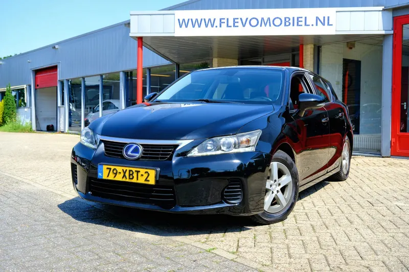 Lexus CT (2012)