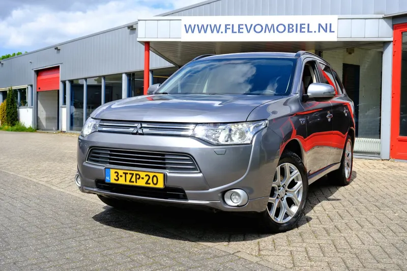 Mitsubishi Outlander (2014)