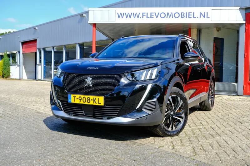 Peugeot e-2008 (2023)