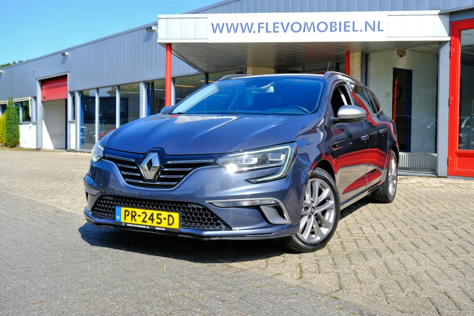 Renault Mégane (2017) — foto 1