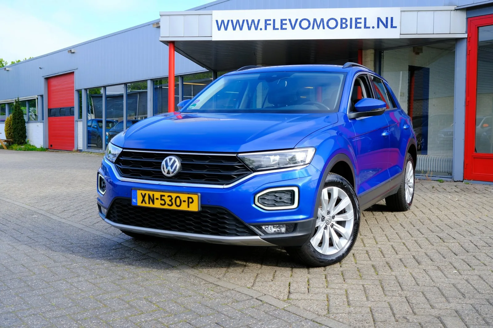 Volkswagen T-Roc (2018) — foto 1