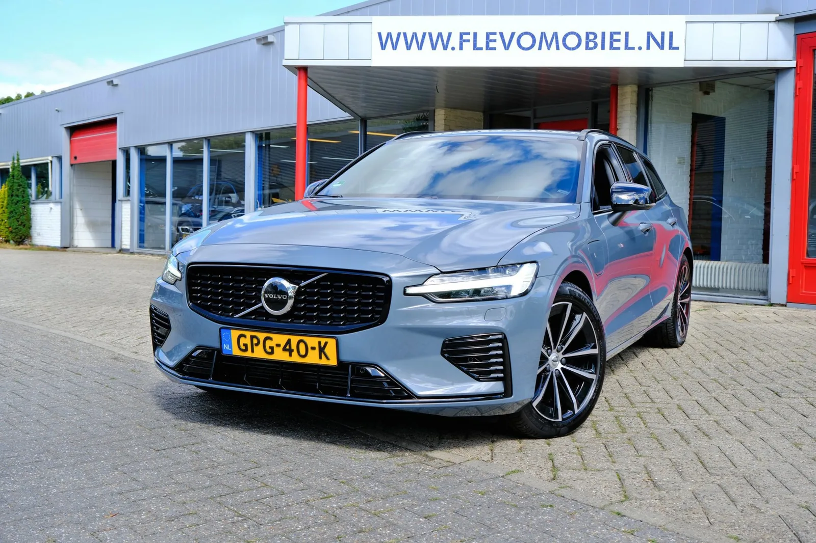 Volvo V60 (2024) — foto 1