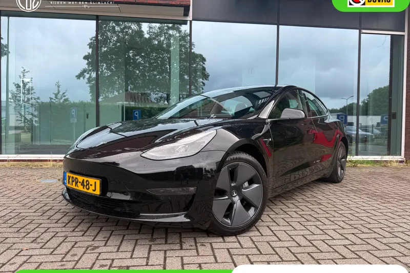 Tesla Model 3 (2022)