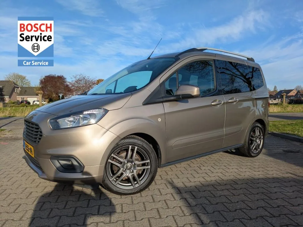 Ford Tourneo Courier (2019) — foto 1