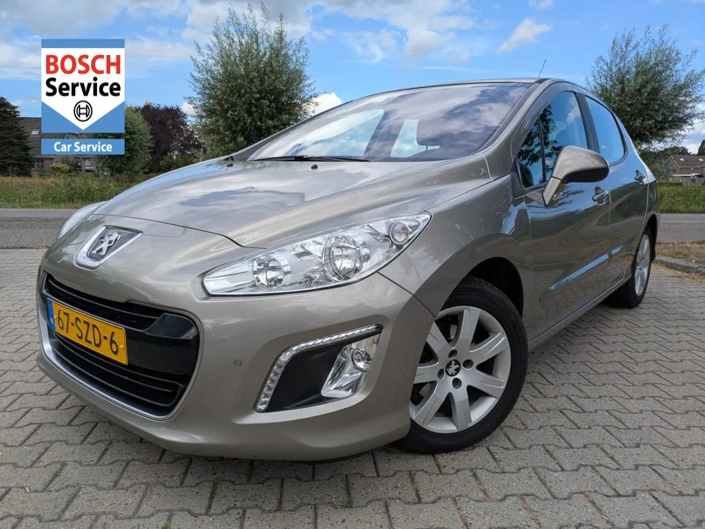 Peugeot 308 (2012) — foto 1