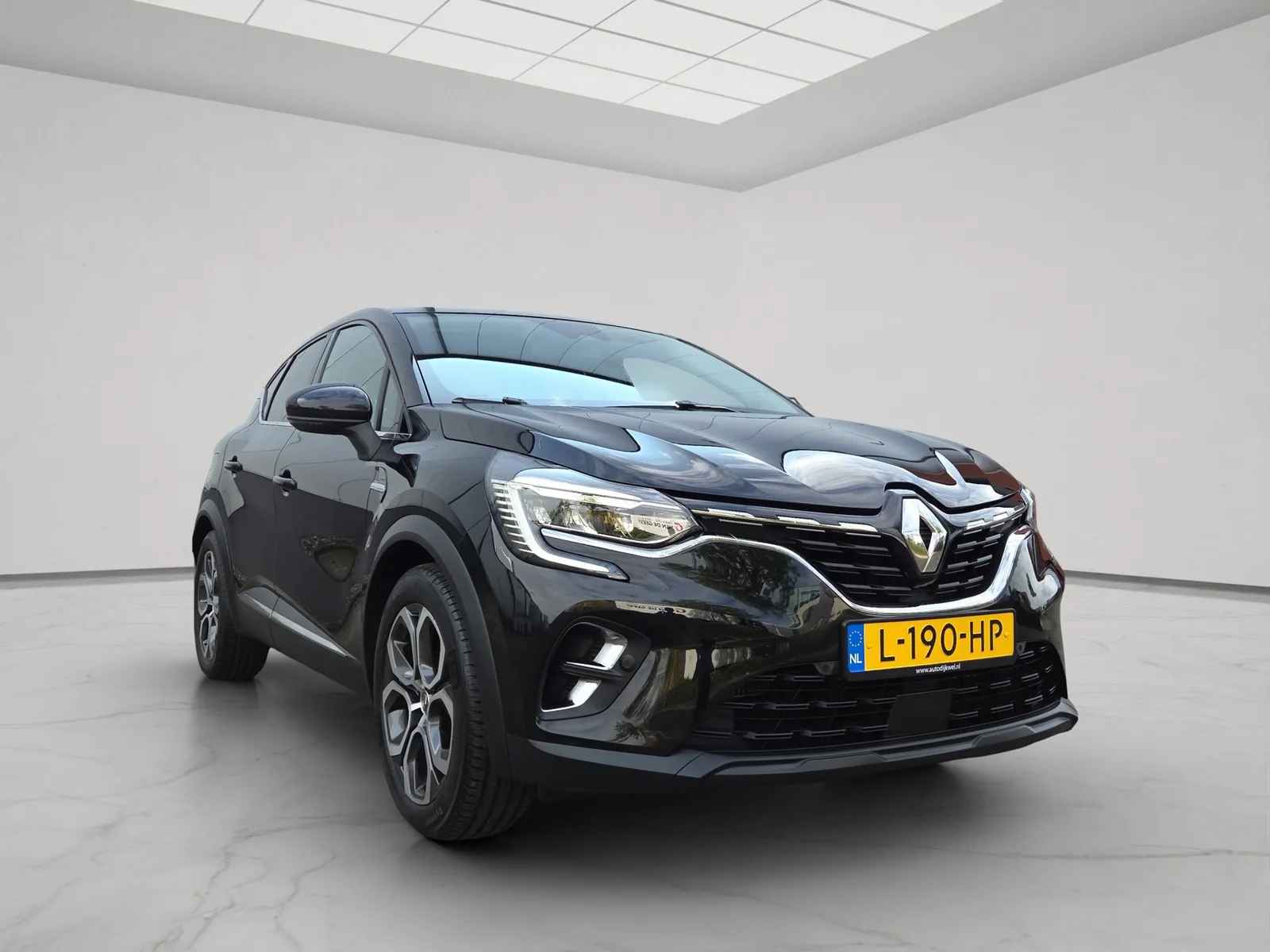 Renault Captur (2021) — foto 1