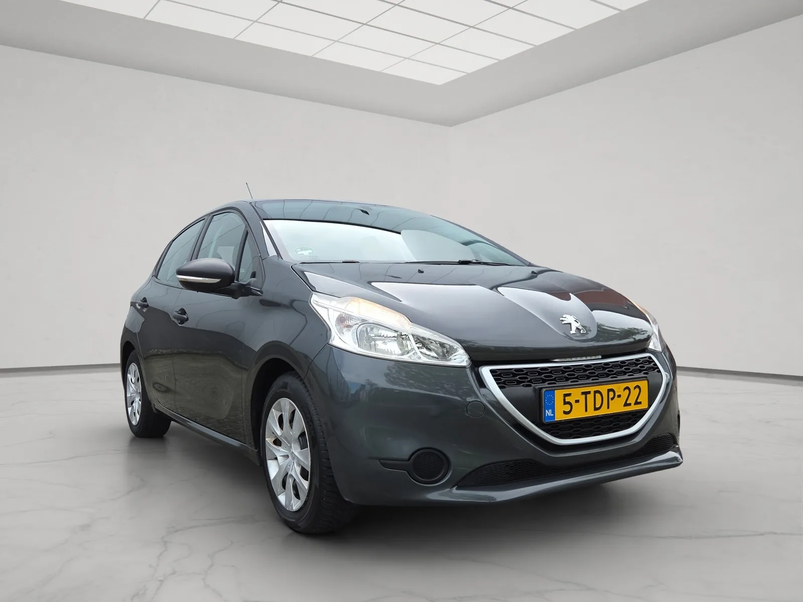 Peugeot 208 (2013) — foto 1