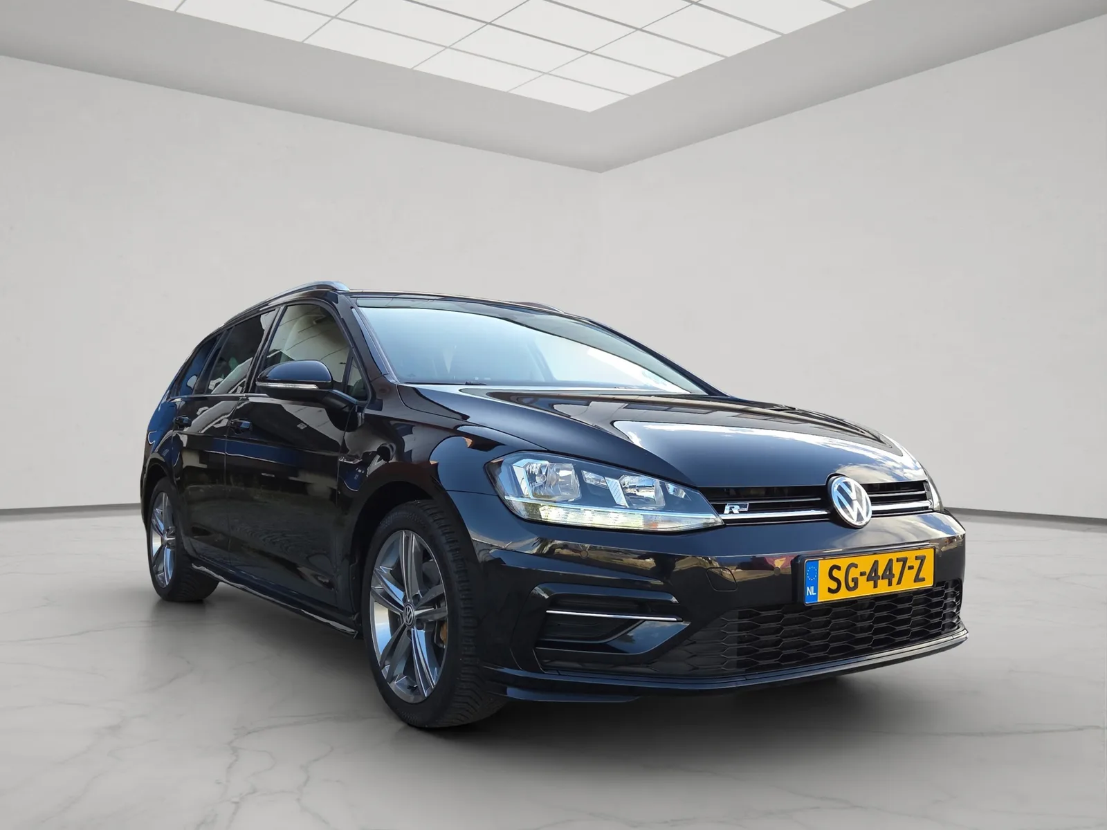 Volkswagen Golf (2018) — foto 1