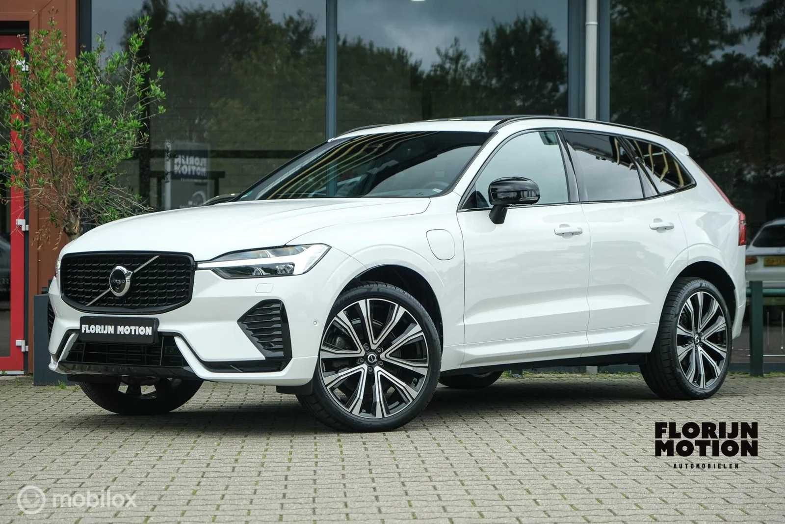 Volvo XC60 (2022) — foto 1