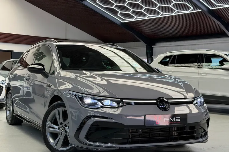 Volkswagen Golf (2023)
