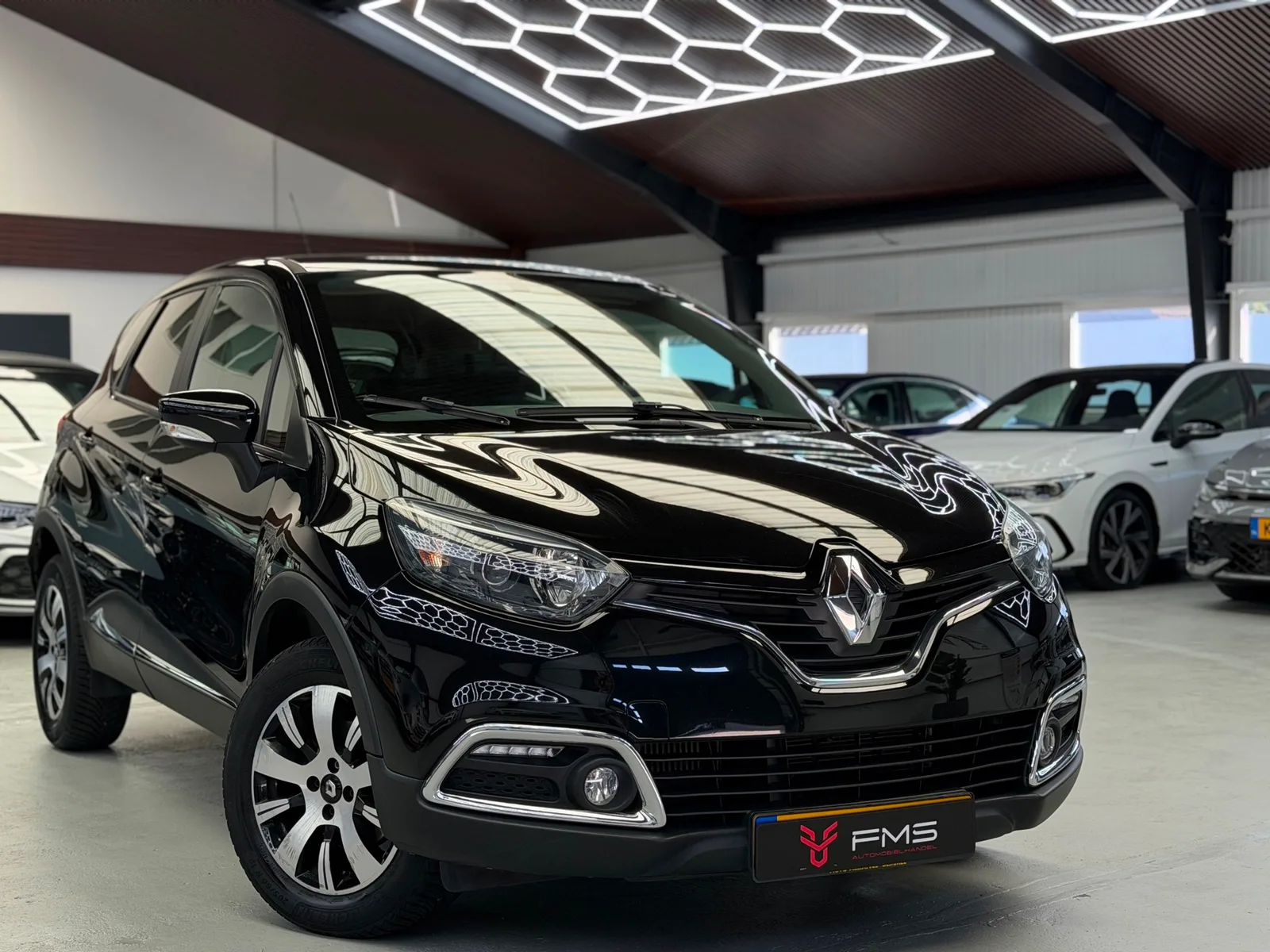 Renault Captur (2016) — foto 1