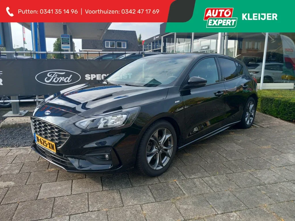 Ford Focus (2022) — foto 1