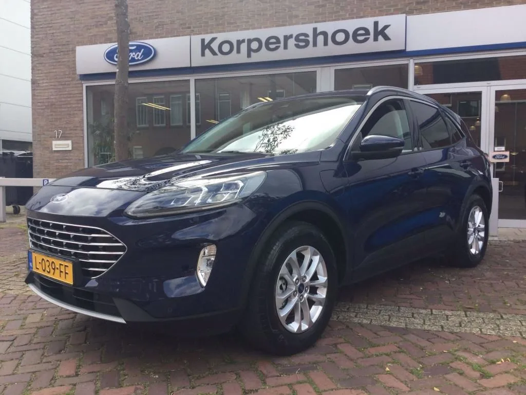 Ford Kuga (2021) — foto 1