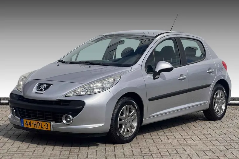 Peugeot 207 (2008)