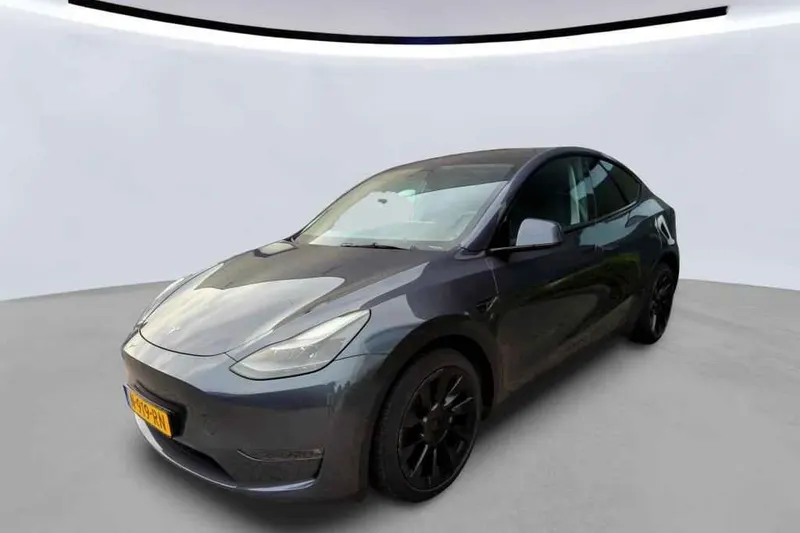 Tesla Model Y (2021)